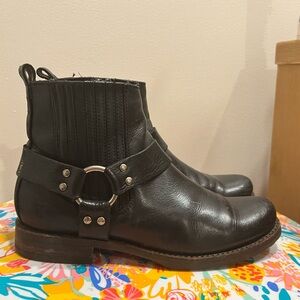 Frye short Veronica harness boots